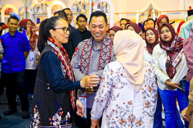 Kapolri Tinjau Bazar Kreasi Bhayangkari Nusantara 2025, Dorong Pertumbuhan UMKM